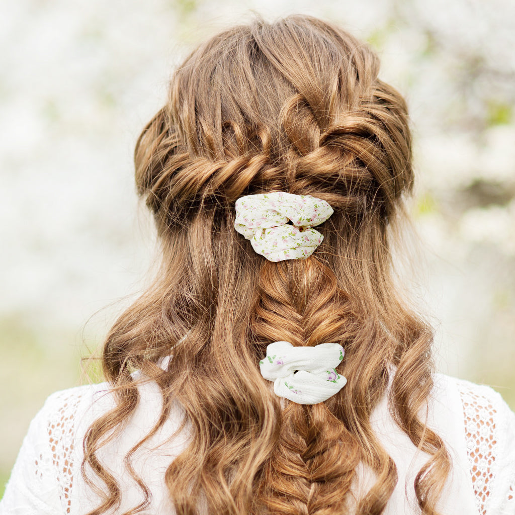 MAYCREATE 5Pcs Floral Scrunchies for Girls Women Elastic Hair Scrunchies Hair Ties Fabric No Tangle Hair Ties Fashion Hair Accessories Gift for Girls MAYCREATE 5Pcs Floral Scrunchies for Girls Women Elastic Hair Scrunchies Hair Ties Fabric No Tangle Hair Ties Fashion Hair Accessories Gift for Girls